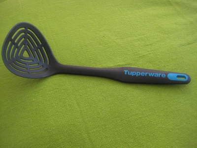 Tupperware Reikäkauha musta turkoosi