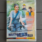 DVD: Maata Meren Alla (Amira Khalifa, Marja Packalén 2009) - pikkukuva 1