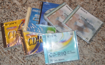 Erä CD-RW ja CD-R levyjä