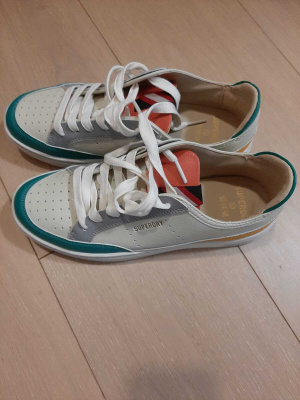 Superdry lenkkarit koko 38