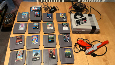 Nintendo NES 8-bit konsoli, 16kpl pelejä ja zapper