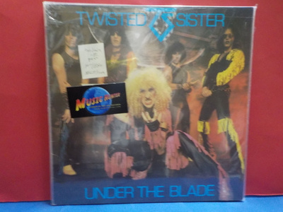 TWISTED SISTER - UNDER THE BLADE M-/EX+ LP
