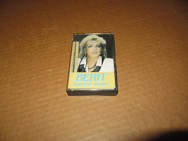 KASETTI: Berit : Kultaiset Vuodet v.1988  GREAT !
