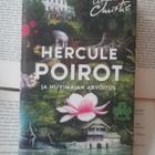 Agatha Christie - Hercule Poirot ja huvimajan arvoitus - pikkukuva 1