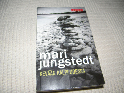 Mari Jungstedt Kevään kalpeudessa  -pok