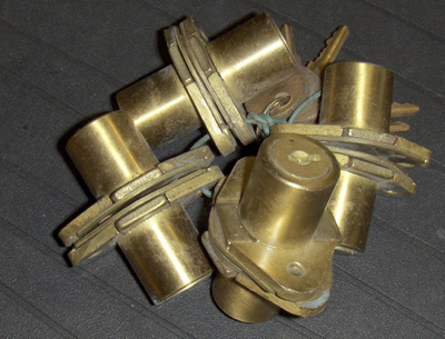 VINTAGE lukot ja avaimet 8 kpl CHICAGO Lock & CO