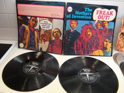 THE MOTHERS OF INVENTION ,  FREAK  OUT !