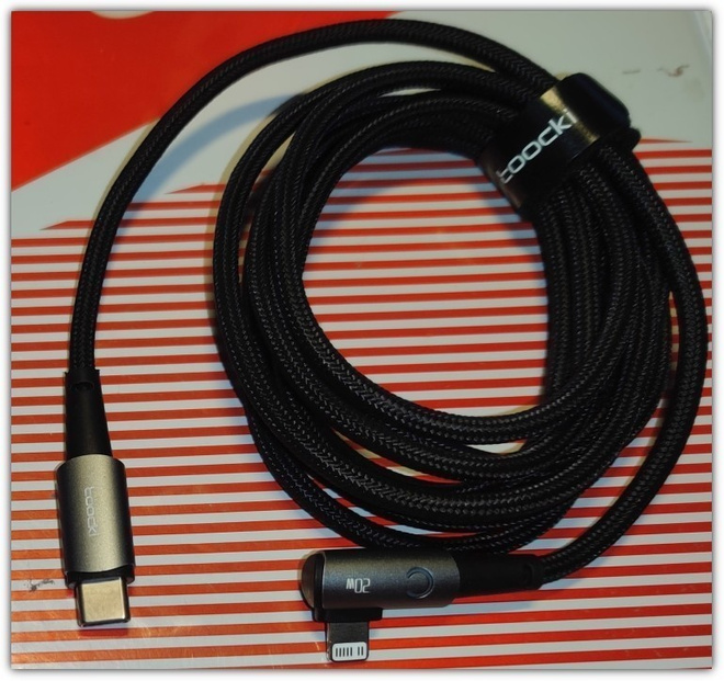 PD20W USB C - Lightning kaapeli kulmaliittimellä / 2m #28351