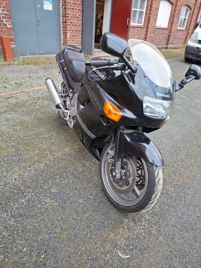 Kawasaki zz-r 600