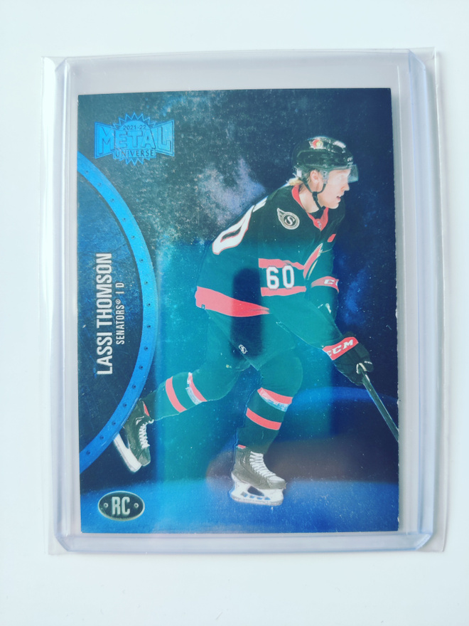Lassi Thomson 21-22 Metal Universe Rookie Blue Spectrum