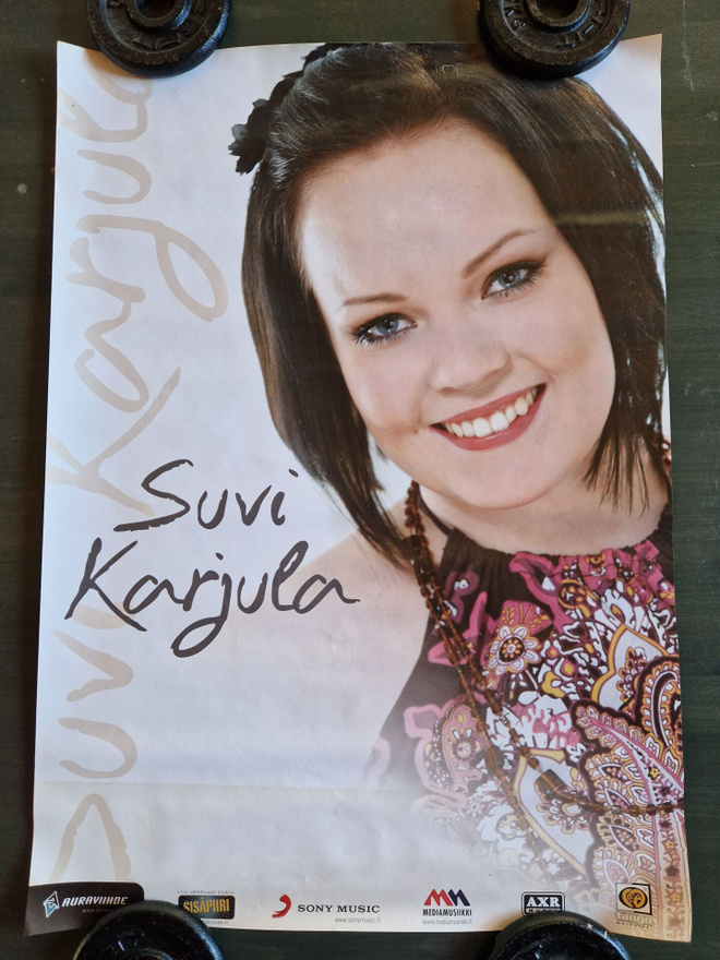 Suvi Karjula Keikkajuliste 27 .60×42 cm
