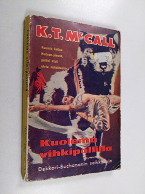 K. T. McCall : Kuolema vihkipallilla