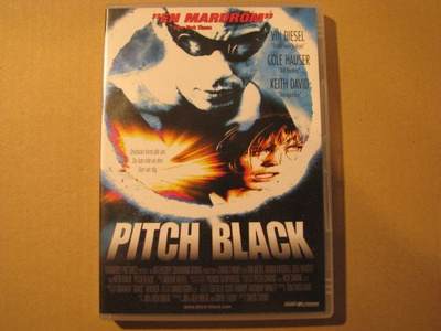 PITCH BLACK ( Vin Diesel )