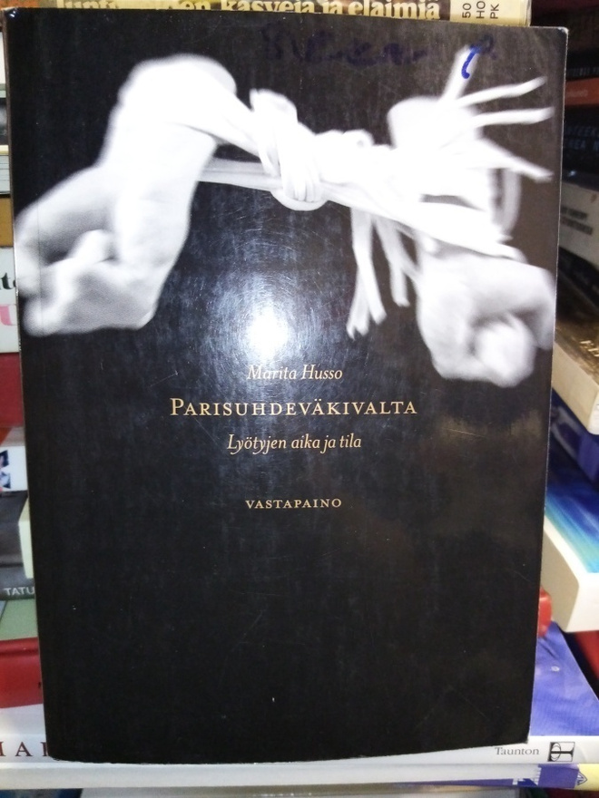 HUSSO :  PARISUHDEVÄKIVALTA ( SIS POSTIKULU)