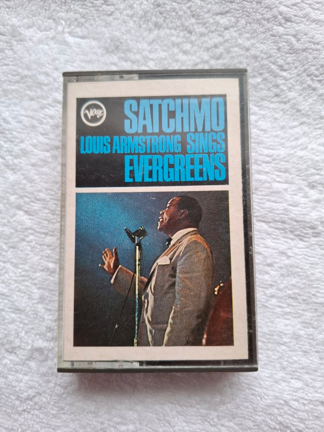 Louis Armstrong – Satchmo Sings Evergreens C-KASETTI