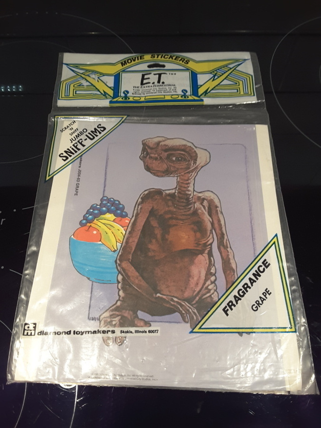 E.T. The extra terrestrial tarra