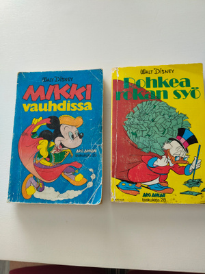 Aku Ankka taskukirjat 25 ja 28