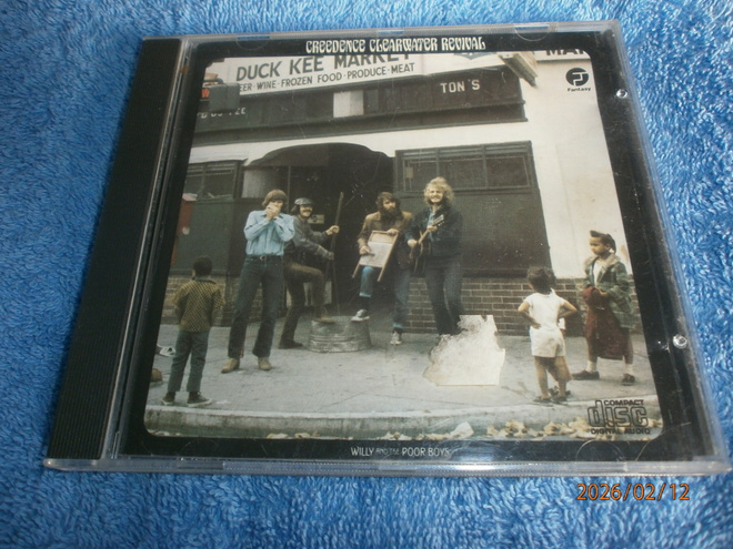 CREEDENCE CLEARWATER REVIVAL - WILLY & THE POOR BOYS   -  CD