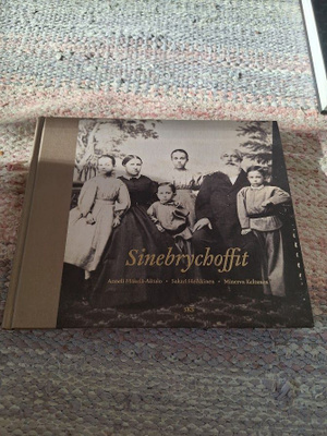 Sinebrychoffit
