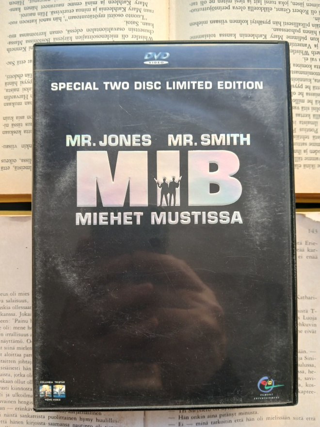 MiB • Miehet mustissa (DVD)