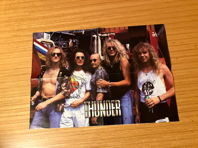 SUOSIKKI JULISTE THUNDER HYVÄ