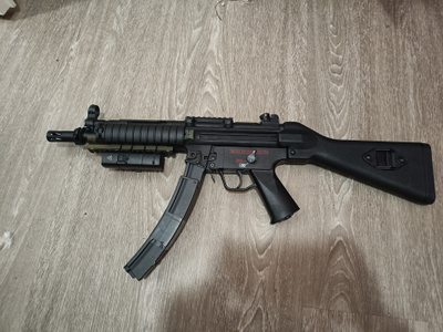 MP5 akkukäyttöinen airsoft ase