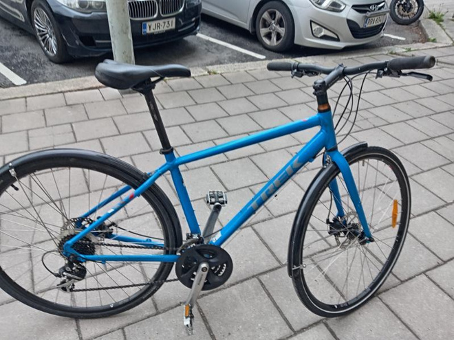 TREK Allant 7.2 . Koko 17.5,  28"v 3x8 Shimano Acera