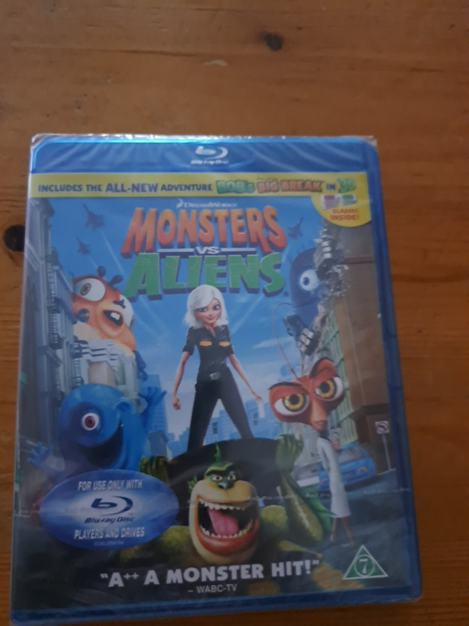 Monsters vs Aliens Blu-ray uusi (muoveissa)
