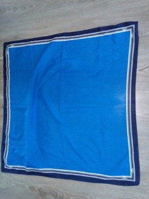 Sininen huivi 77*77cm