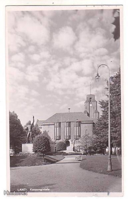 LAHTI: KAPUNGINTALON PUISTOA