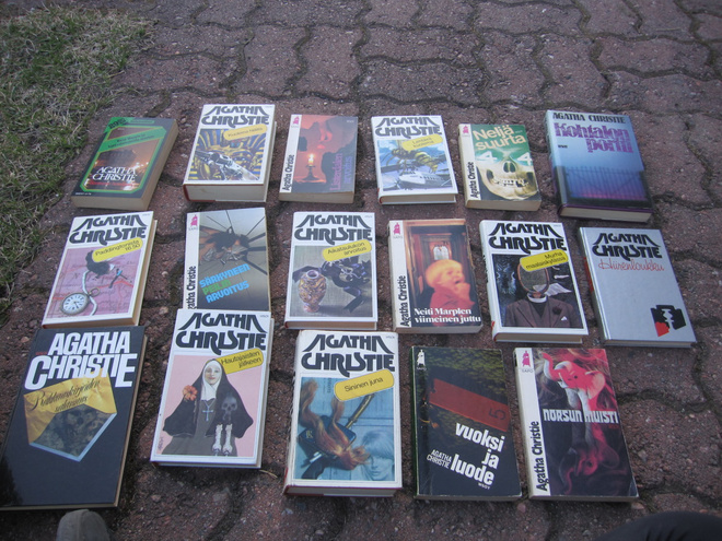 AGATHA CHRISTIE KIRJOJA KAIKKI KERRALLA