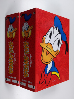 Walt Disney : Aku Ankka vuosikerta 2005 (1-52, 2 kansiota...