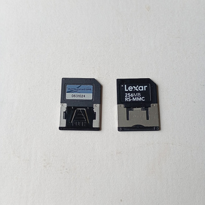 SD-muistikortti+sovitin 64 - 265 MB muistikorttipaketti