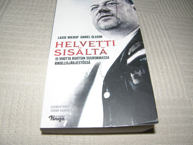 Wierup - Olsson Helvetti sisältä  -pok