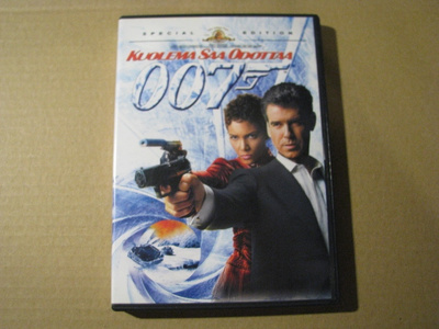 KUOLEMA SAA ODOTTAA ( Pierce Brosnan )
