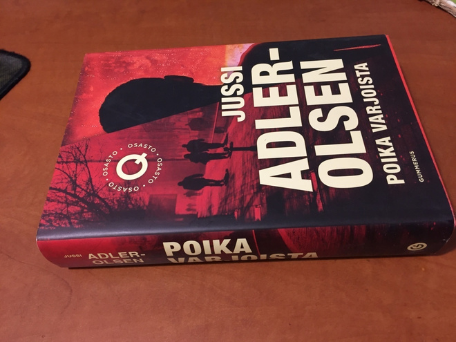 ADLER-OLSEN POIKA VARJOISTA HYVÄ