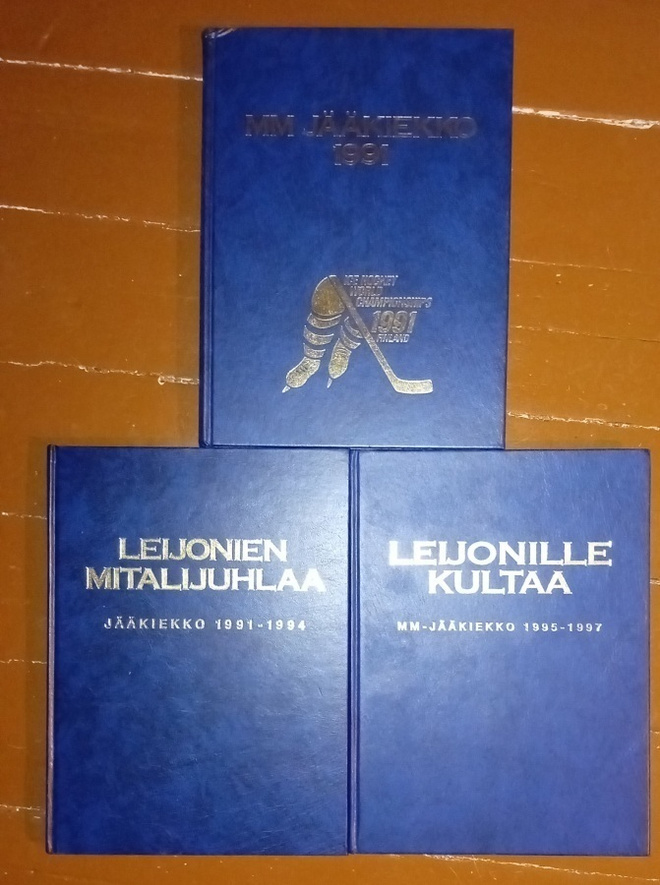 Jääkiekko Leijonat / Urheilu  kirjoja Valitse