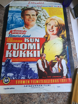 Kun tuomi kukkii. Kotimainen elokuva juliste.