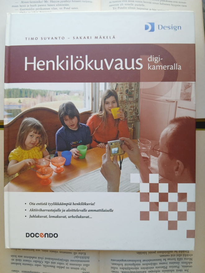 Timo Suvanto; Sakari Mäkelä - Henkilökuvaus digikameralla