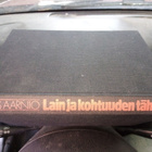 AULIS AARNIO : LAIN JA KOHTUUDEN TÄHDEN ( SIS POSTIKULU ) - pikkukuva 1