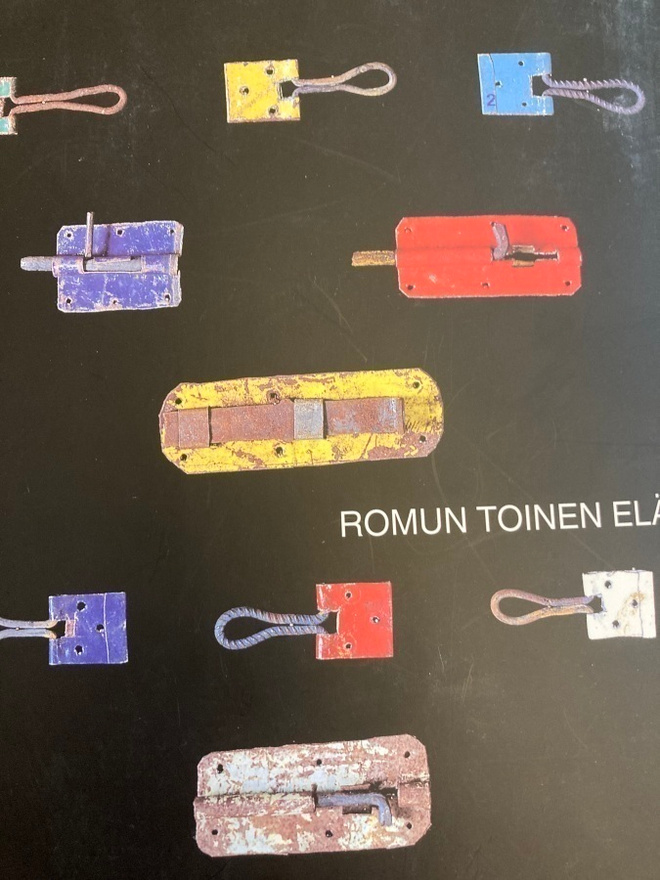 ROMUN TOINEN ELÄMÄ - ESINEITÄ LÄNSI-AFRIKASTA