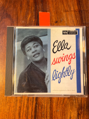 Ella Fitzgerald - Ella Swings Lightly cd