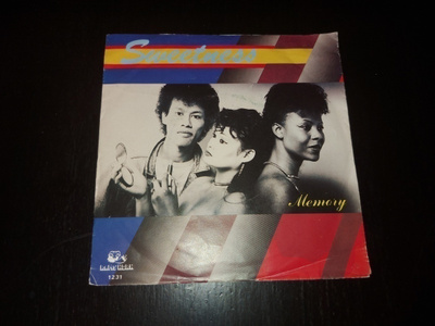 SWEETNESS - MEMORY 7 " Single ( Hyvä kunto )