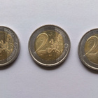 Suomi 2€ juhlaraha v. 2004. 3 kpl nk. risurahoja. - pikkukuva 2