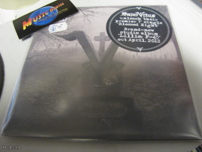 SAINT VITUS - BLESSED NIGHT / LOOK BEHIND YOU 7" UUSI