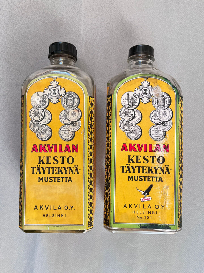 Akvilan isot mustepullot 2kpl
