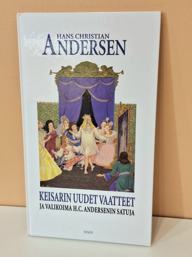 Keisarin uudet vaatteet kirja