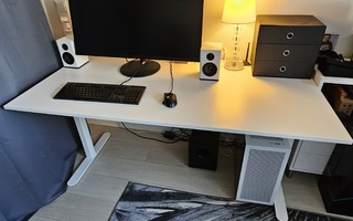 0,5v vanha uudenveroinen 160x80cm kirjoituspöytä/atk pöytä