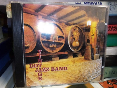 CD DDT JAZZBAND :  VINTAGE ( SIS POSTIKULU )