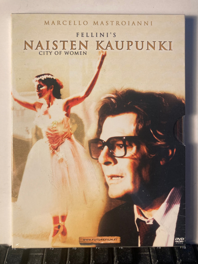 NAISTEN KAUPUNKI, DVD, Fellini, Mastroianni, muoveissa